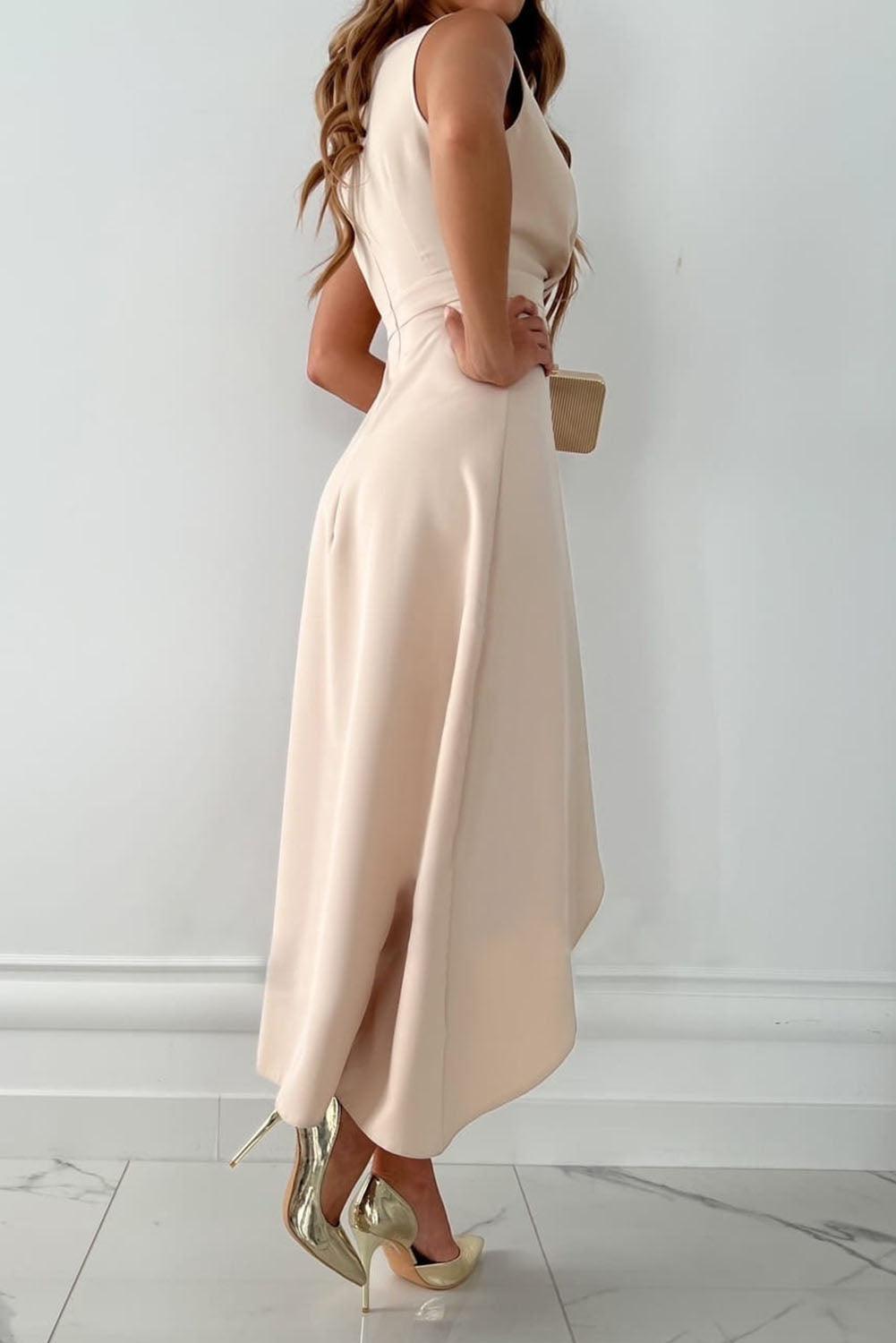 Bianca – Elegancka Sukienka Kopertowa z Dekoltem w Serek